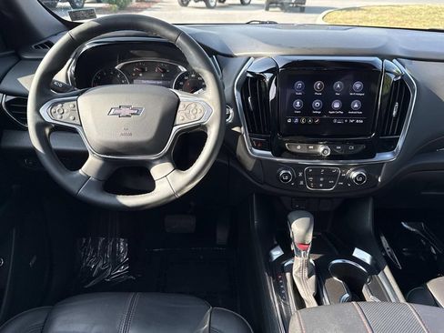 Used 2023 Chevrolet Traverse RS AWD/4WD image 3