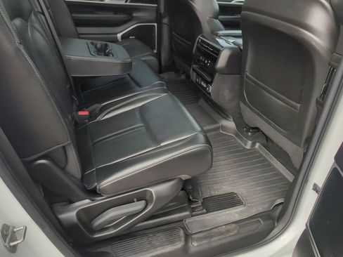 Used 2022 Jeep Wagoneer Series I w/ Premium Group I AWD/4WD image 51