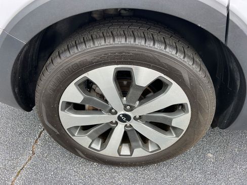 Used 2022 Kia Telluride S FWD image 18