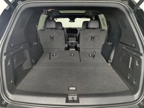 Used 2025 Chevrolet Traverse Z71 image 25
