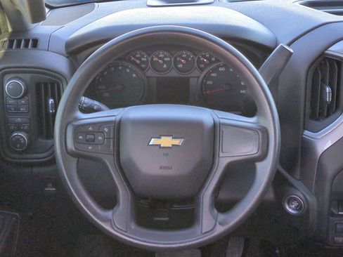 Used 2023 Chevrolet Silverado 1500 Custom image 11