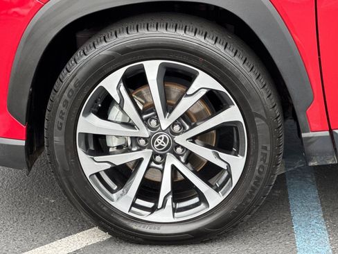 Used 2024 Toyota Corolla Cross XLE image 31