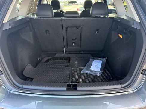 Certified 2022 Volkswagen Taos SE FWD image 12