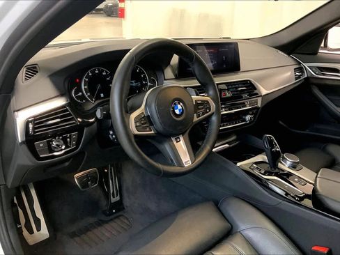 Used 2019 BMW 530i xDrive w/ M Sport Package image 17