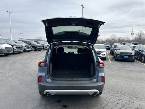 Certified 2025 Ford Escape Active w/ Cold Weather Package image 5