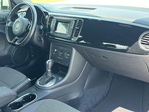 Used 2019 Volkswagen Beetle 2.0T S image 19