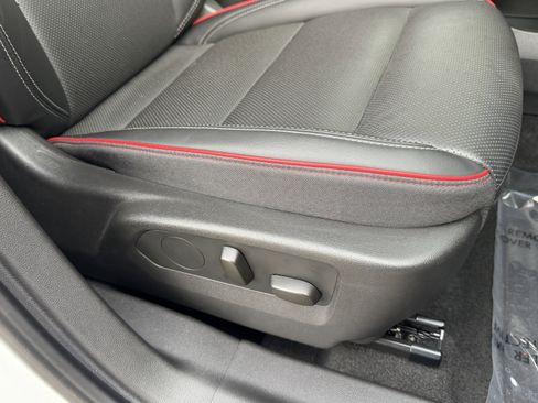 Used 2023 Buick Envision Essence w/ Sport Touring Package image 21