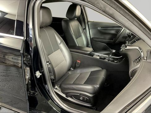 Used 2019 Chevrolet Impala LT FWD image 28