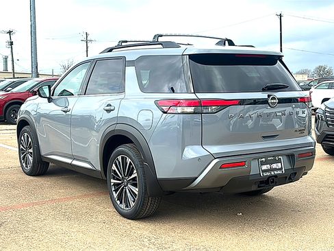 New 2026 Nissan Pathfinder Platinum w/ Cargo Package image 6