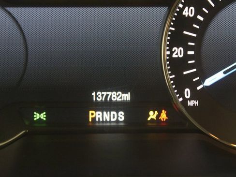 Used 2017 Ford Explorer Platinum image 9