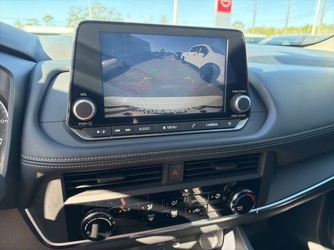 Certified 2025 Nissan Rogue S image 17