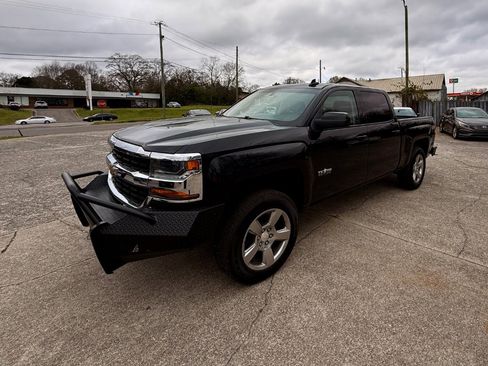 Used 2018 Chevrolet Silverado 1500 LT w/ Texas Edition image 1