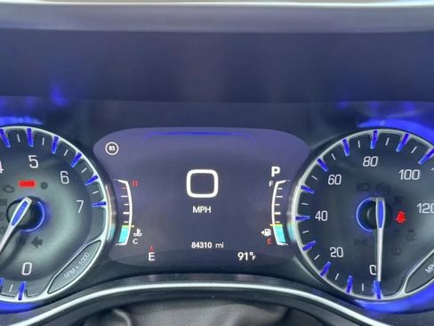 Used 2017 Chrysler Pacifica Touring-L Plus FWD image 18