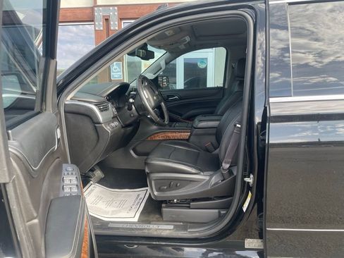 Used 2017 Chevrolet Suburban Premier image 13