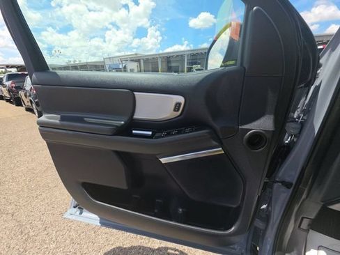 Used 2025 Ford Expedition Active RWD image 7