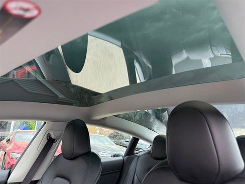 Used 2023 Tesla Model 3 Performance image 19