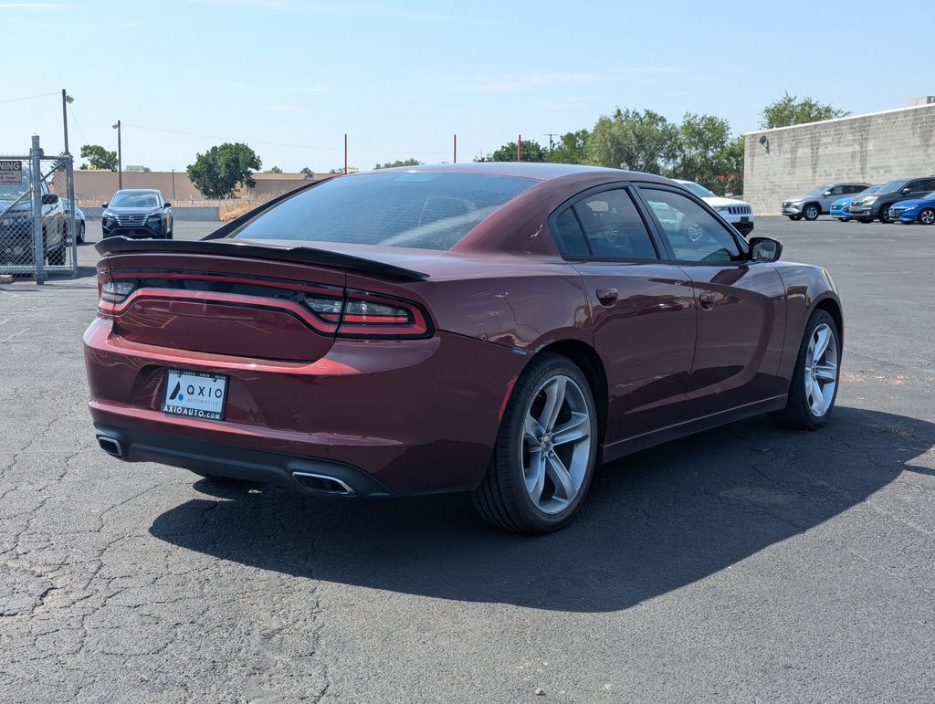 Used 2017 Dodge Charger SE RWD image 3