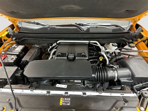 Used 2025 GMC Canyon AT4 image 31