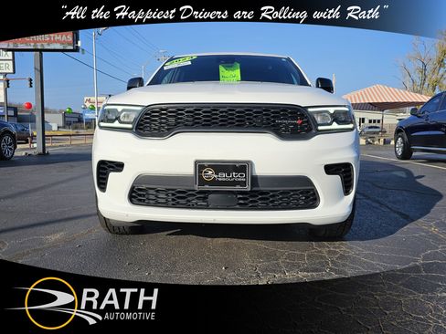 Used 2024 Dodge Durango GT image 3