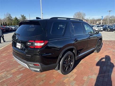 New 2025 Honda Pilot Touring image 36