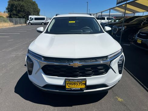 Used 2024 Chevrolet Trax LT FWD image 4