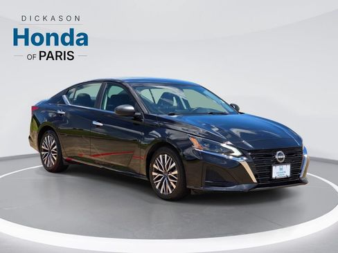 Used 2025 Nissan Altima 2.5 SV FWD image 3