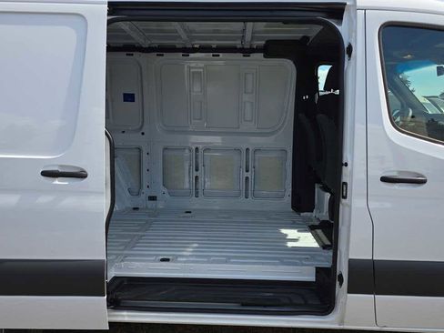 Used 2025 Mercedes-Benz Sprinter 2500 image 14