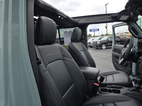 Used 2024 Jeep Wrangler Unlimited Sahara AWD/4WD image 47