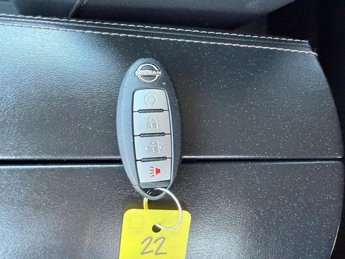 Used 2022 Nissan Rogue SV FWD image 39