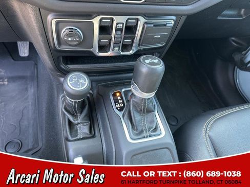 Used 2024 Jeep Wrangler Sahara w/ Safety Group image 22