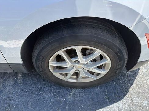 Used 2023 Chevrolet Equinox LT image 11