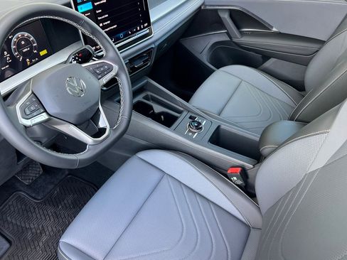 New 2026 Volkswagen Tiguan SE AWD/4WD image 10
