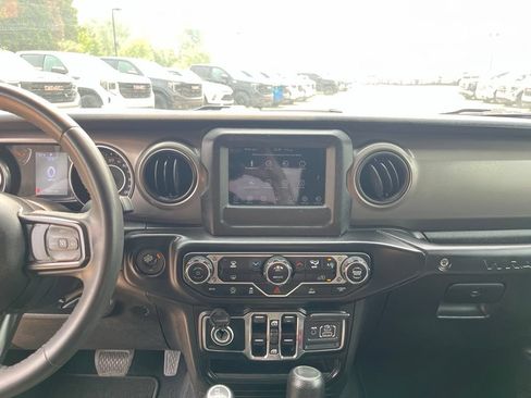 Used 2023 Jeep Wrangler Unlimited Sport AWD/4WD image 25