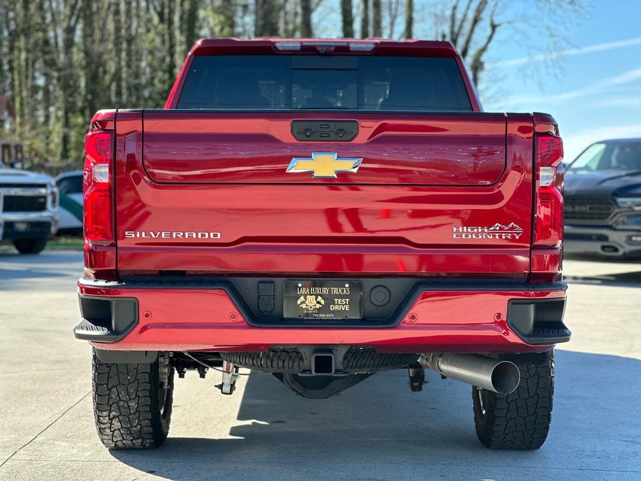Used 2024 Chevrolet Silverado 3500 High Country w/ High Country Premium Package AWD/4WD image 6