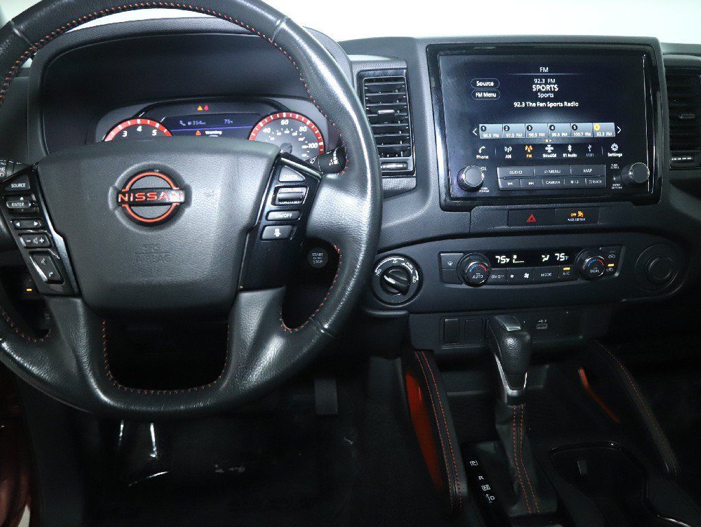 Used 2022 Nissan Frontier PRO-4X w/ Technology Package AWD/4WD image 29
