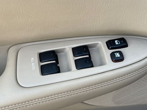 Used 2004 Lexus ES 330 FWD image 13