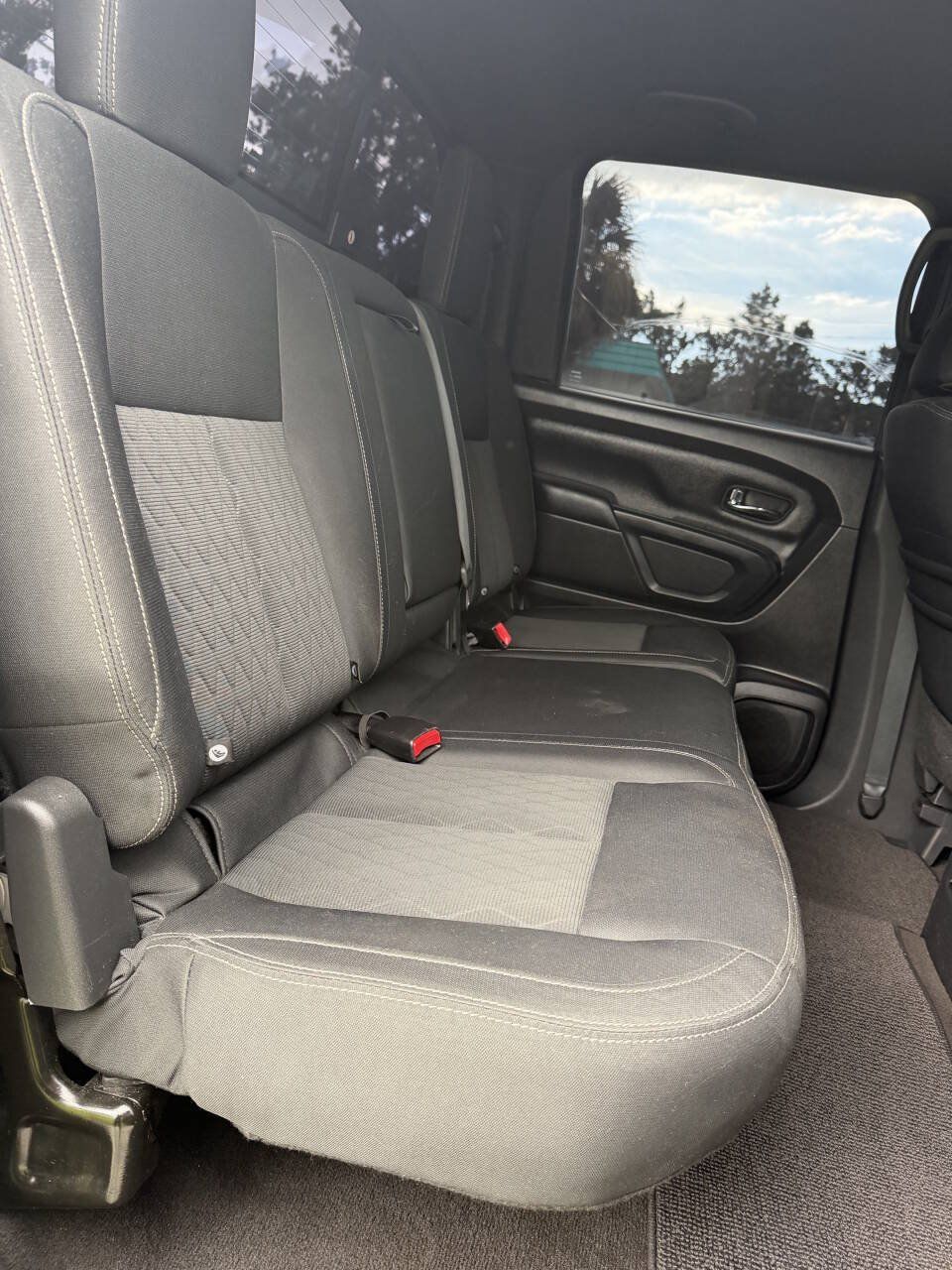 Used 2019 Nissan Titan SV w/ SV Convenience Package AWD/4WD image 9