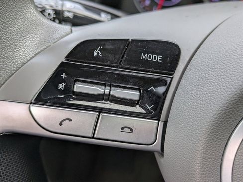 Used 2022 Hyundai Elantra SEL image 27