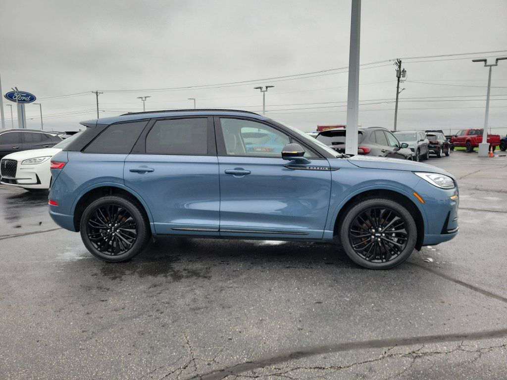 Certified 2023 Lincoln Corsair Reserve w/ Equipment Group 201A AWD/4WD image 3