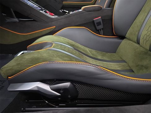 Used 2024 Lamborghini Huracan Sterrato image 23