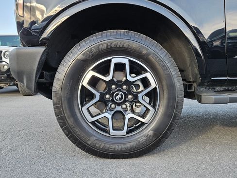 Used 2022 Ford Bronco Outer Banks AWD/4WD image 13