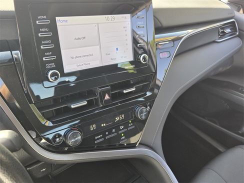 Used 2024 Toyota Camry LE image 21