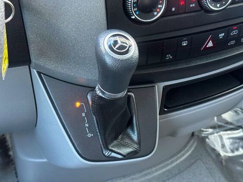 Used 2016 Mercedes-Benz Sprinter 2500 image 22
