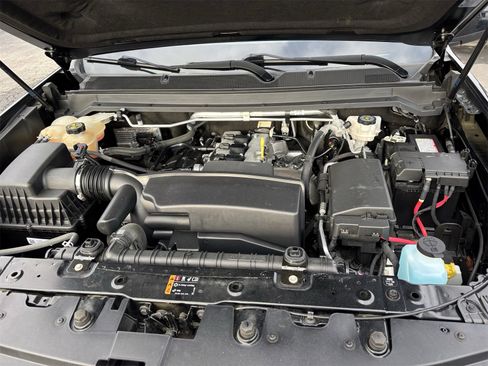 Used 2022 Chevrolet Colorado LT w/ Fleet Safety Package image 16