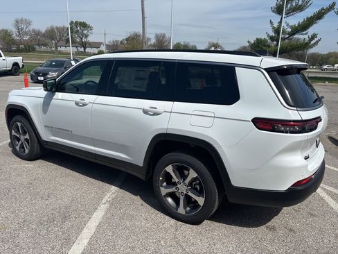 New 2026 Jeep Grand Cherokee L Limited AWD/4WD image 19