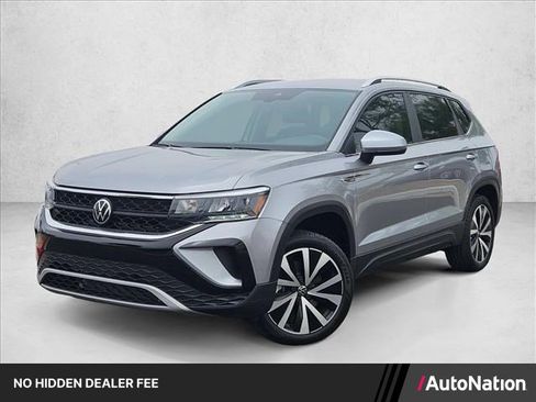 Used 2023 Volkswagen Taos SE FWD image 1