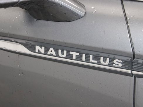 Used 2023 Lincoln Nautilus Reserve w/ Equipment Group 201A image 12