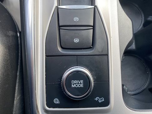 Used 2022 Ford Explorer XLT w/ Equipment Group 202A image 35