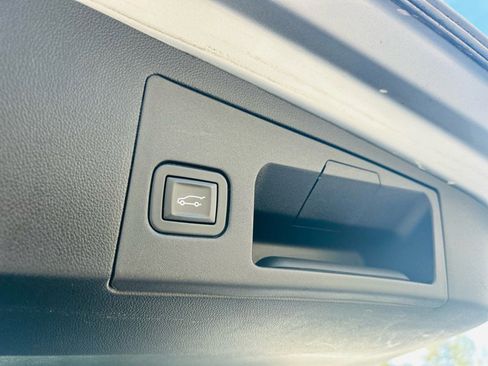 Used 2017 Cadillac XT5 Luxury image 19