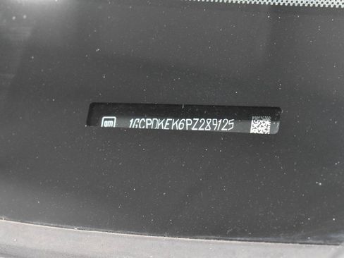 Used 2023 Chevrolet Silverado 1500 LT AWD/4WD image 31